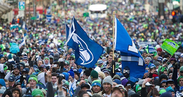 SEAHAWKS FANS CELEBRANDO LA VICTORIA