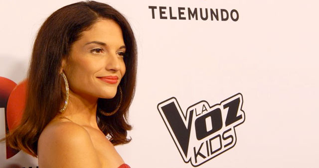 LA NUEVA PRESENTADORA  DE LA VOZ